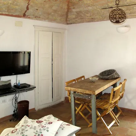 Сasa de vacaciones Locazione Turistica Casa Giulia Oneglia