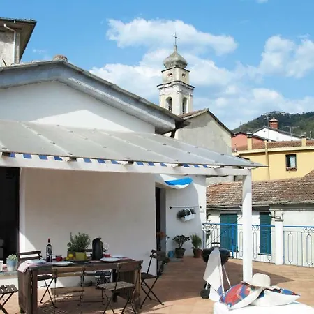 Сasa de vacaciones Locazione Turistica Casa Giulia Oneglia
